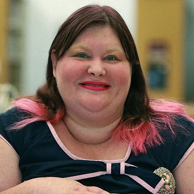 11+ Cassandra Clare Age Background